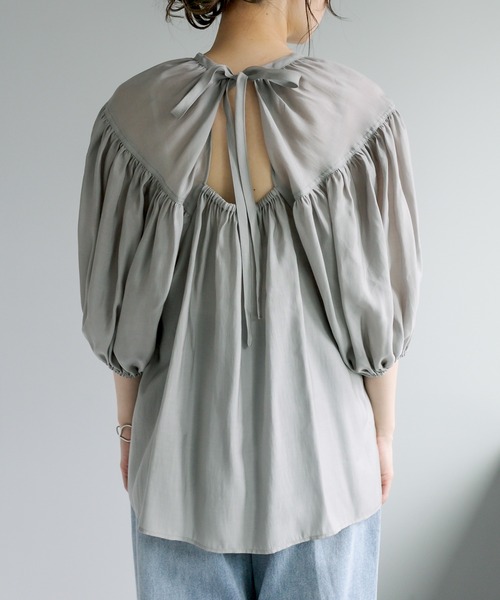 PUAL CE CIN（ピュアルセシン）の「【Du noir】シアーバックリボン ギャザーブラウス（シャツ/ブラウス・レディース・グレー/オフホワイト・FREE）」の13枚目の写真