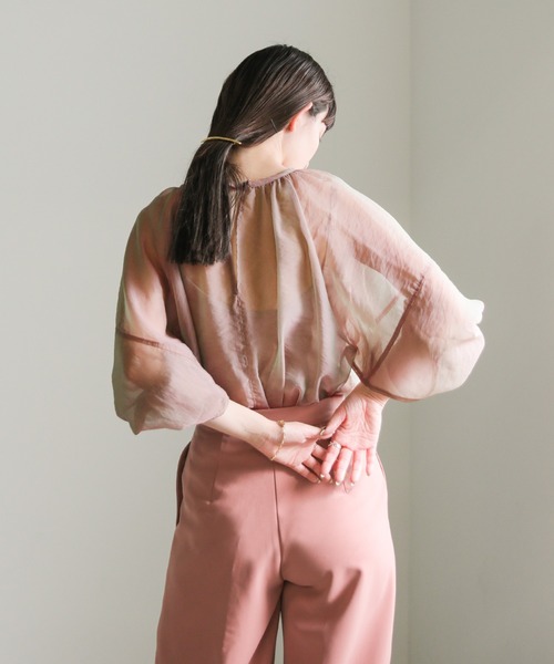 select MOCA(セレクトモカ)の「【ZOZO限定】シアーボリュームパフ袖2wayプルオーバー(シャツ/ブラウス・レディース・ブラック/ピンク/カーキブラウン/ライトベージュ・FREE)」の16枚目の写真