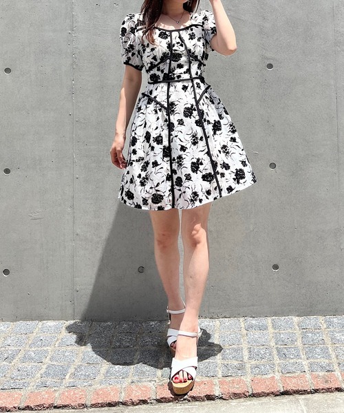 titty&Co. PETIT(ティティアンドコープティ)の「【titty&Co.PETIT】パイピングフラワープリントワンピース(ワンピース・レディース・マルチ・FREE)」の8枚目の写真