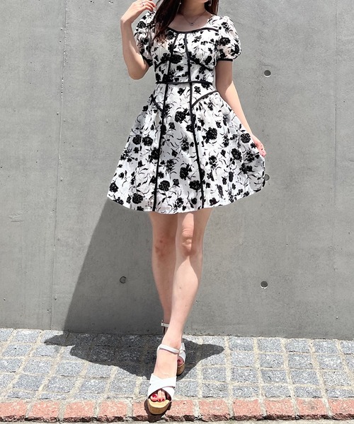 titty&Co. PETIT(ティティアンドコープティ)の「【titty&Co.PETIT】パイピングフラワープリントワンピース(ワンピース・レディース・マルチ・FREE)」の9枚目の写真