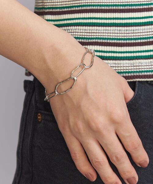 BEAUTY&YOUTH UNITED ARROWS（ビューティーアンドユースユナイテッドアローズ）の「タタキ ビッグ チェーン ブレスレット（ブレスレット・レディース・シルバー/ゴールド・FREE）」の2枚目の写真