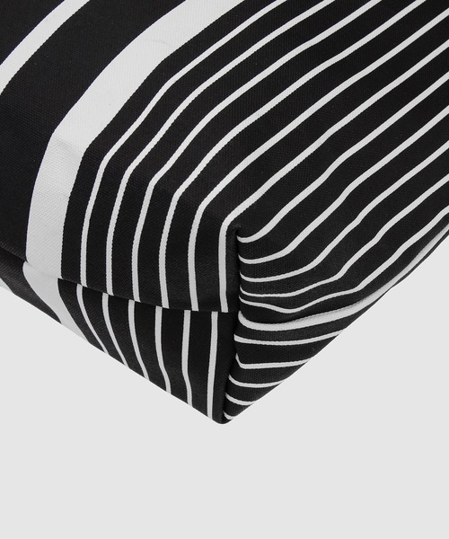 NOMA t.d.(ノーマティーディー)の「N Stripe Large Tote(トートバッグ・メンズ・ブラック系その他/ホワイト系その他・ONE SIZE)」の4枚目の写真
