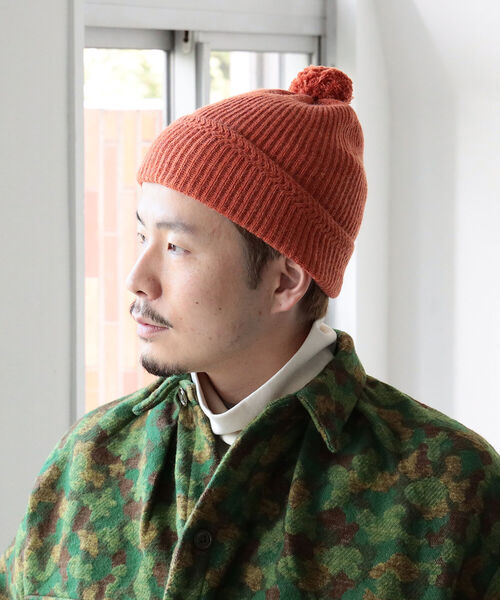 fennica（フェニカ）の「cableami / BABY ALPAKA WATCH CAP with POM（ニットキャップ/ビーニー・メンズ・ネイビー・ONE SIZE）」の5枚目の写真