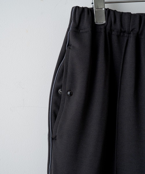 WHIMSIC(ウィムジック)の「【WHIMSIC】パイピングトラックパンツ(その他パンツ・メンズ・グリーン/ボルドー/ネイビー/ベージュ/オリーブ/ブラック・FREE)」の18枚目の写真