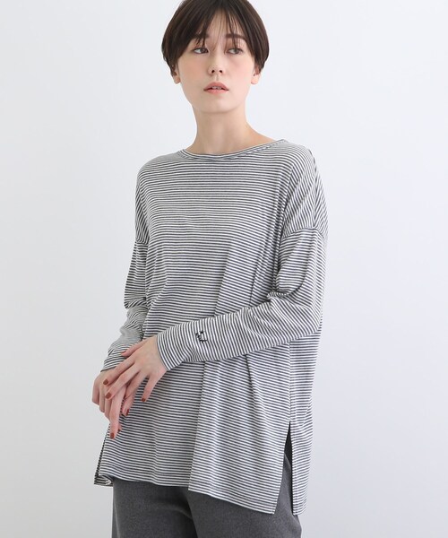 INDIVI(インディヴィ)の「【LIFE】ボーダーチュニック ロングTシャツ(Tシャツ/カットソー・レディース・チャコール/グレー系2・12/38)」の2枚目の写真