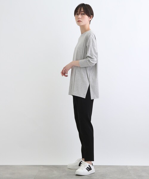 INDIVI(インディヴィ)の「【LIFE】ボーダーチュニック ロングTシャツ(Tシャツ/カットソー・レディース・チャコール/グレー系2・12/38)」の7枚目の写真