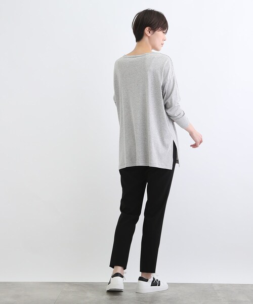 INDIVI(インディヴィ)の「【LIFE】ボーダーチュニック ロングTシャツ(Tシャツ/カットソー・レディース・チャコール/グレー系2・12/38)」の6枚目の写真