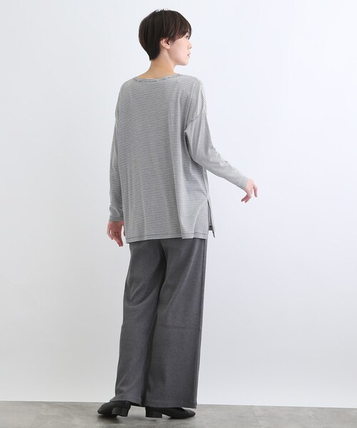 INDIVI(インディヴィ)の「【LIFE】ボーダーチュニック ロングTシャツ(Tシャツ/カットソー・レディース・チャコール/グレー系2・12/38)」の4枚目の写真