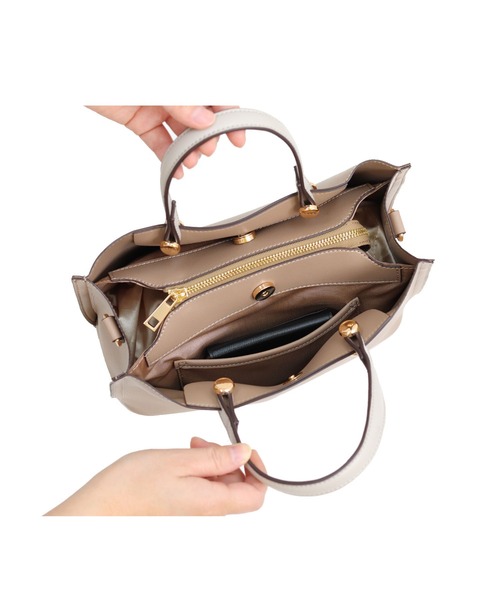 MIAN （ミアン）の「【ドラマ着用 / 詳細動画あり】CLIVIA / 2wayハンドバッグ（ハンドバッグ・レディース・モカ/グレー/アイボリー/ブラック/ブラウン/グリーン/ミント/レッド・FREE）」の13枚目の写真