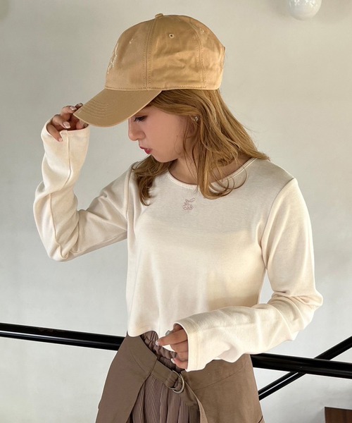 one after another NICE CLAUP(ワンアフターアナザーナイスクラップ)の「ワンポイントロゴ刺繍トップス(Tシャツ/カットソー・レディース・オフホワイト/ブラック/アイボリー/ラベンダー・FREE)」の16枚目の写真