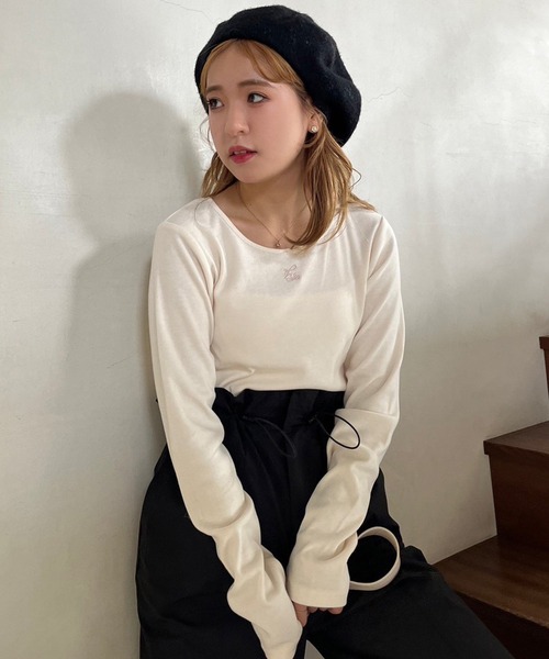 one after another NICE CLAUP(ワンアフターアナザーナイスクラップ)の「ワンポイントロゴ刺繍トップス(Tシャツ/カットソー・レディース・オフホワイト/ブラック/アイボリー/ラベンダー・FREE)」の22枚目の写真