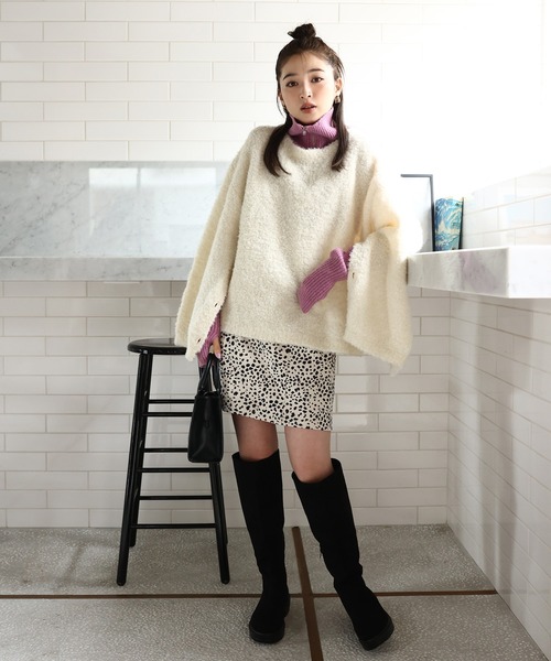 one after another NICE CLAUP（ワンアフターアナザーナイスクラップ）の「トレンドの着こなし。マルチウェイブークレニット（ニット/セーター・レディース・ライトグレー/ピンク/ベージュ/アイボリー・FREE）」の12枚目の写真