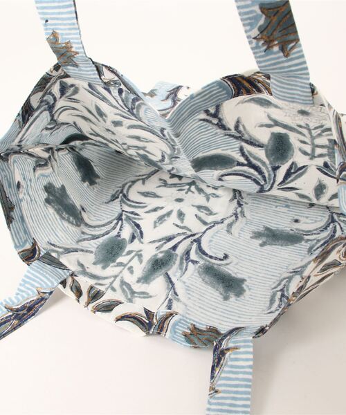 emesuelee(エメスーリー)の「ブロックプリントトートバッグ(トートバッグ・レディース・ベージュ/ブルー/レッド/イエロー・フリー)」の17枚目の写真