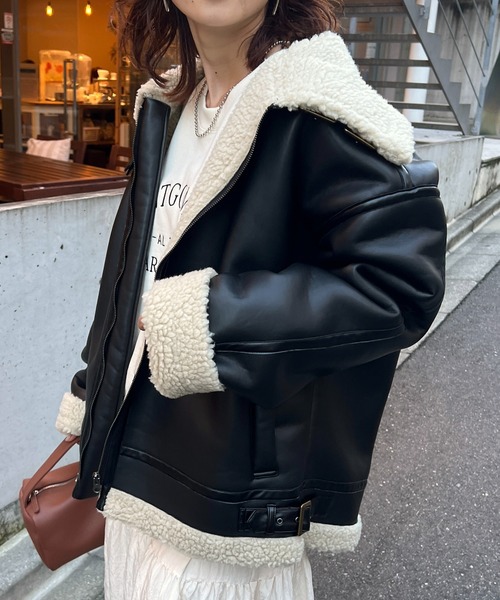 DISCOAT（ディスコート）の「フェイクムートンB3ジャケット（ミリタリージャケット・レディース・ブラック/ホワイト系その他・FREE）」の12枚目の写真