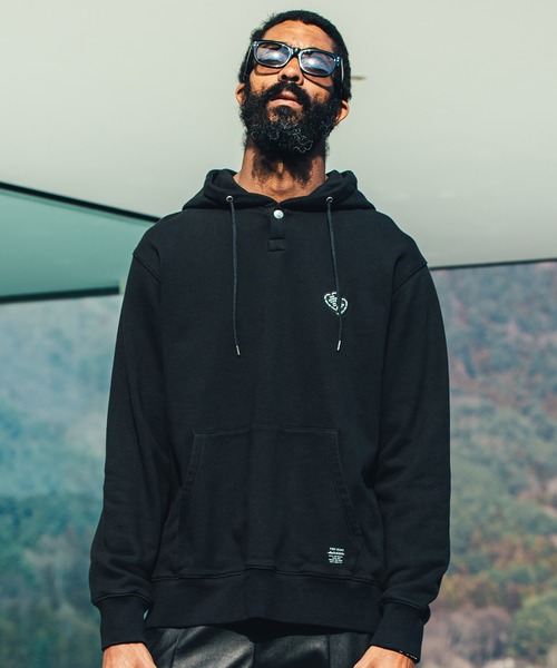 CRIMIE（クライミー）の「BLACK HEART WAPPEN SNAP HOODIE SWEAT