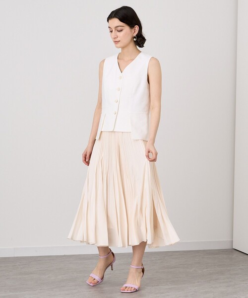 ANAYI(アナイ)の「ラミーストレッチペプラムジレ〈セットアップ対応商品〉(その他アウター・レディース・ブラック/ベージュ/オフホワイト・38)」の16枚目の写真