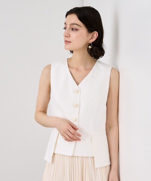 ANAYI(アナイ)の「ラミーストレッチペプラムジレ〈セットアップ対応商品〉(その他アウター・レディース・ブラック/ベージュ/オフホワイト・38)」の17枚目の写真