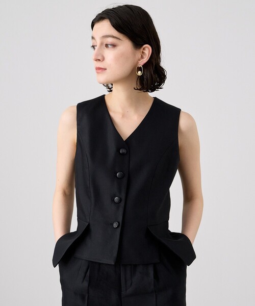 ANAYI(アナイ)の「ラミーストレッチペプラムジレ〈セットアップ対応商品〉(その他アウター・レディース・ブラック/ベージュ/オフホワイト・38)」の22枚目の写真