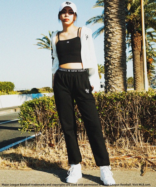 BACK TO THE FIELD（バック トゥー ザ フィールド）の「【MLB】ロゴ刺繍コンパクトZIPパーカー（パーカー・レディース・ブラック/ブルー/ライトグレー/ホワイト・FREE）」の7枚目の写真