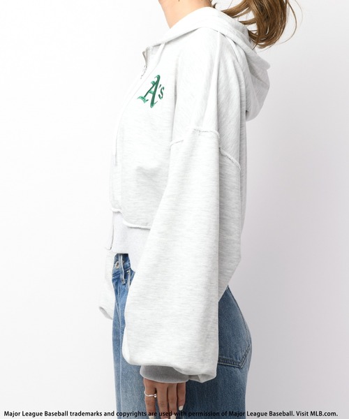 BACK TO THE FIELD（バック トゥー ザ フィールド）の「【MLB】ロゴ刺繍コンパクトZIPパーカー（パーカー・レディース・ブラック/ブルー/ライトグレー/ホワイト・FREE）」の20枚目の写真