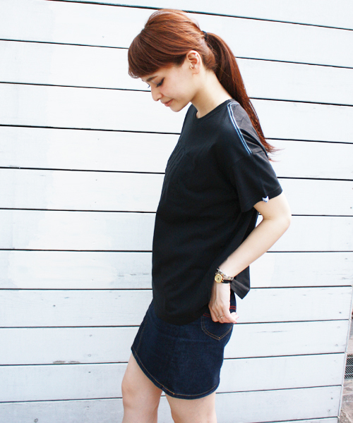 X-girl（エックスガール）の「EMBOSS S/S BIG TEE（Tシャツ/カットソー・レディース・ホワイト/ブラック/ライトグリーン・2/1）」の12枚目の写真