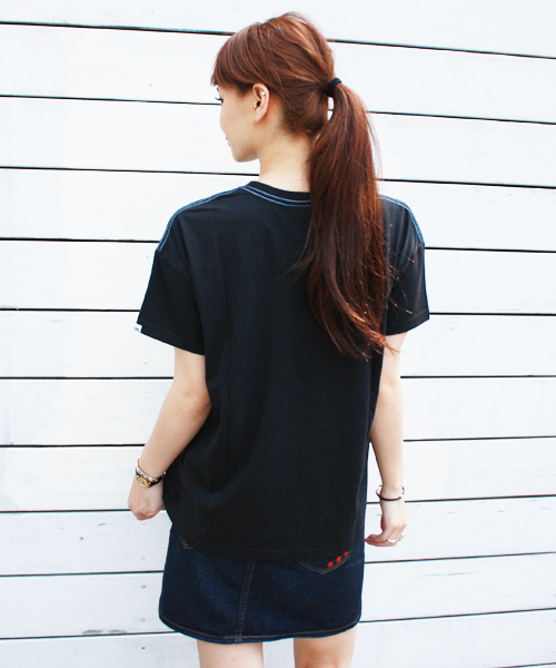 X-girl（エックスガール）の「EMBOSS S/S BIG TEE（Tシャツ/カットソー・レディース・ホワイト/ブラック/ライトグリーン・2/1）」の11枚目の写真