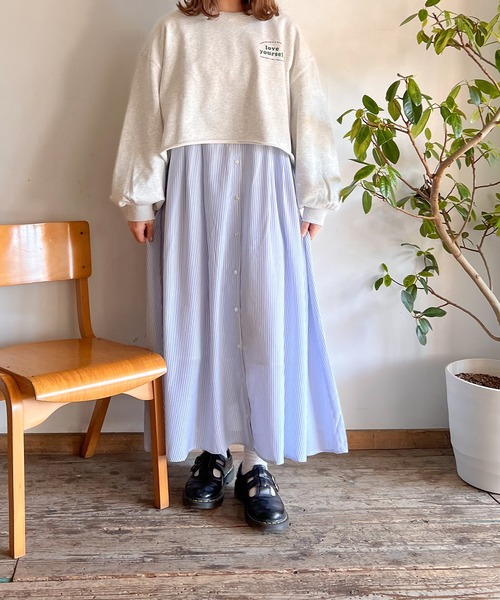 Mysa&Liina（ミーサリーナ）の「胸元ちびカレッジプリントショート丈スウェット（スウェット・レディース・杢グレー/オフホワイト/オレンジ・M）」の15枚目の写真