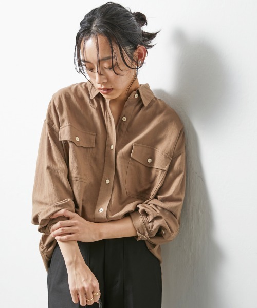 CHIC STYLE(シックスタイル)の「<大きいサイズ>レーヨン麻チュニックシャツ シックスタイル(シャツ/ブラウス・レディース・モカ/グリーン/ネイビー・LL/L/3L/4L/5L)」の2枚目の写真