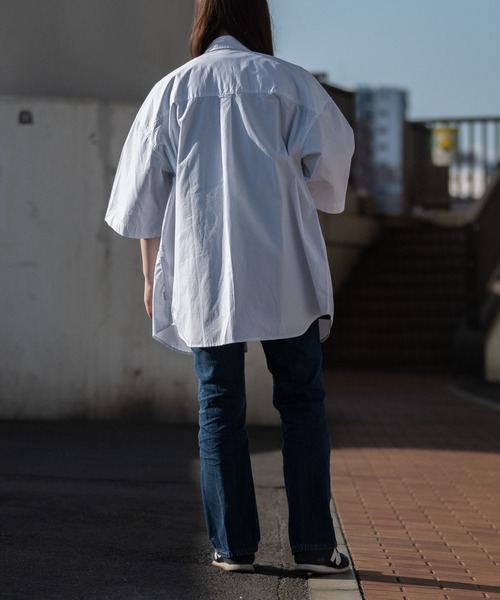 Red Cap Girl（レッドキャプガール）の「【a-r】〔Red Cap Girl/レッドキャップガール〕ブロード ワンポイント刺繍 オーバーサイズ 半袖BDシャツ（シャツ/ブラウス・メンズ・その他/サックスブルー/ブルー系その他/ホワイト/ブルー系その他2/ネイビー/ブラック・LARGE/MEDIUM）」の13枚目の写真