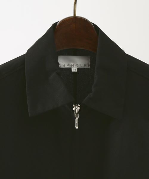 AH ABAHOUSE（エーエイチアバハウス）の「【AH ABAHOUSE/ セットアップ対応】Aero Fabric / 2WAY 半袖 ジップ シャツブルゾン（ブルゾン・メンズ・ブラック/グレイッシュベージュ・46/48）」の6枚目の写真