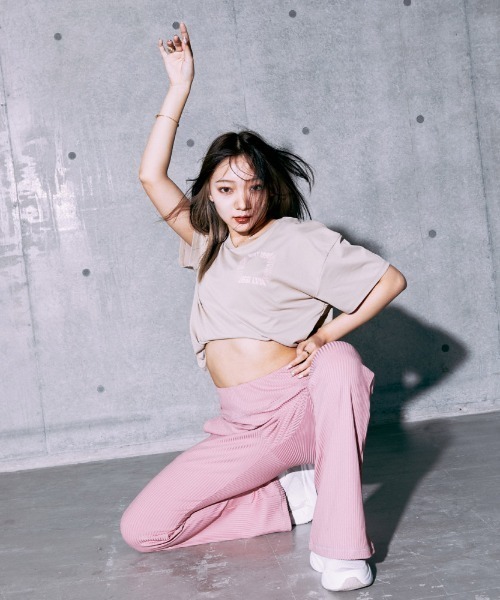 ROXY(ロキシー)の「MISSION RIB FLARE LE/ロキシーリブフレアパンツ(その他パンツ・レディース・ブラック/ピンク/ブルー・SMALL/MEDIUM/LARGE)」の3枚目の写真