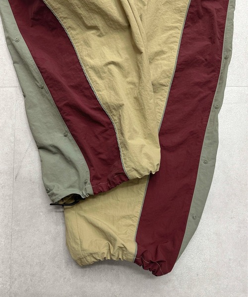 sedacle(セダクル)の「サイド切り替えナイロンルーズパンツ(カーゴパンツ・メンズ・ベージュ/ブラック・MEDIUM/LARGE)」の17枚目の写真