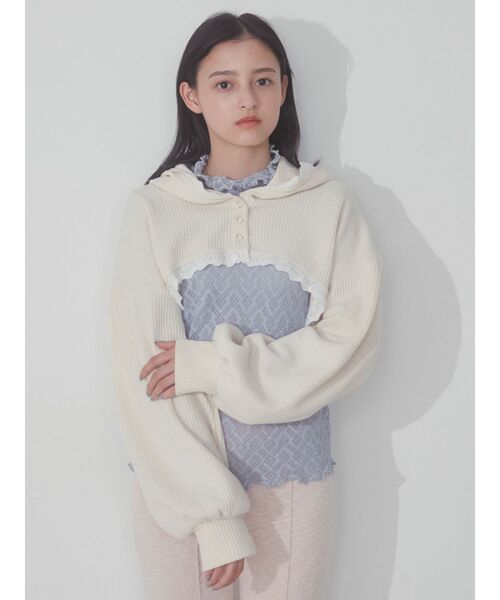 merry jenny（メリージェニー）の「フリルショートサーマルフーディー（カーディガン/ボレロ・レディース・ブラック/アイボリー/その他1・FREE）」の4枚目の写真