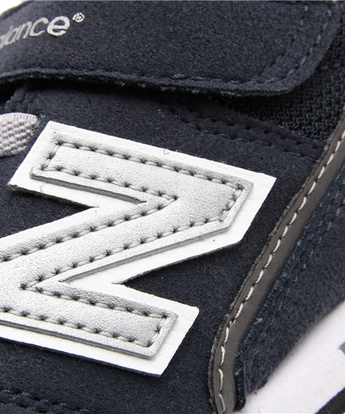 NEW BALANCE（ニューバランス）の「【KIDS】NEW BALANCE 996（スニーカー・キッズ・ネイビー/グレー・19/17/21/18/20）」の9枚目の写真