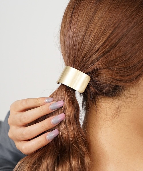 ROOPTOKYO（ループトウキョウ）の「メタル ヘアカフ ポニーフック ゴールド（ヘアゴム・レディース・ゴールド・ONE SIZE）」の6枚目の写真