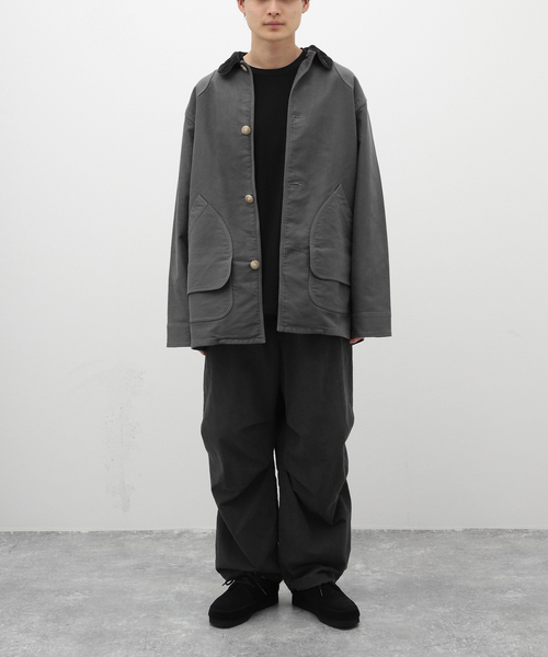 417 EDIFICE(フォーワンセブンエディフィス)の「【INNAT / インアット】 HUNTING COAT / ハンティングコート(カバーオール・メンズ・チャコールグレー/ブラウン・2)」の5枚目の写真