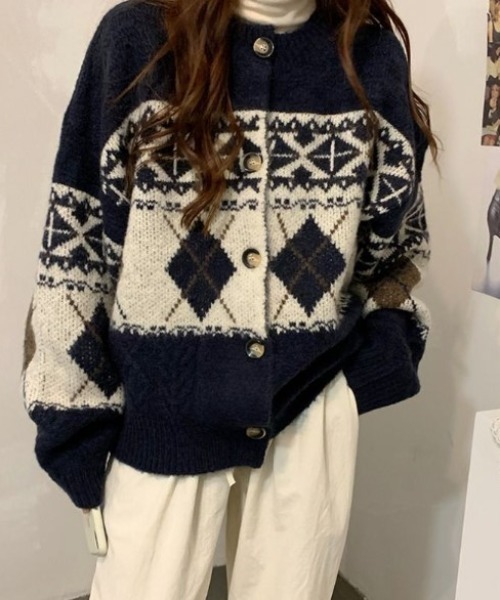 sorule(ソルレ)の「ノルディッククルーネックカーディガン(ニット/セーター・レディース・アイボリー/ネイビー・FREE)」の5枚目の写真