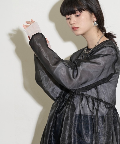 THE YOn(ザヨン)の「シアーオーガンデザインスリーブフレアドレス(ワンピース・レディース・タン/グレー/ブラック・FREE)」の16枚目の写真