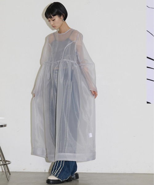 THE YOn(ザヨン)の「シアーオーガンデザインスリーブフレアドレス(ワンピース・レディース・タン/グレー/ブラック・FREE)」の8枚目の写真