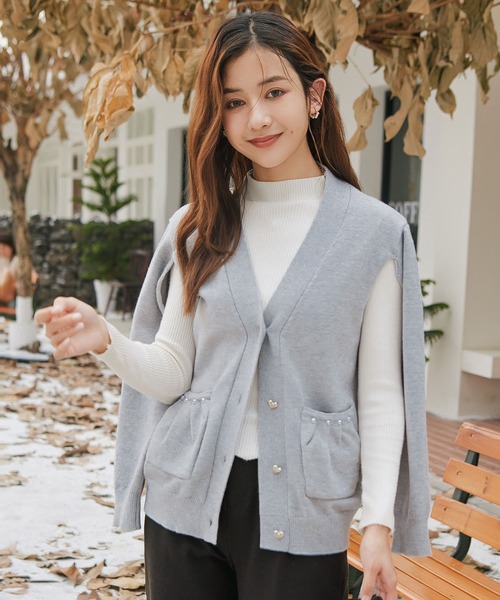 MAISON DE THERESE（メゾン ド テレーズ）の「Vネックハートボタン付き