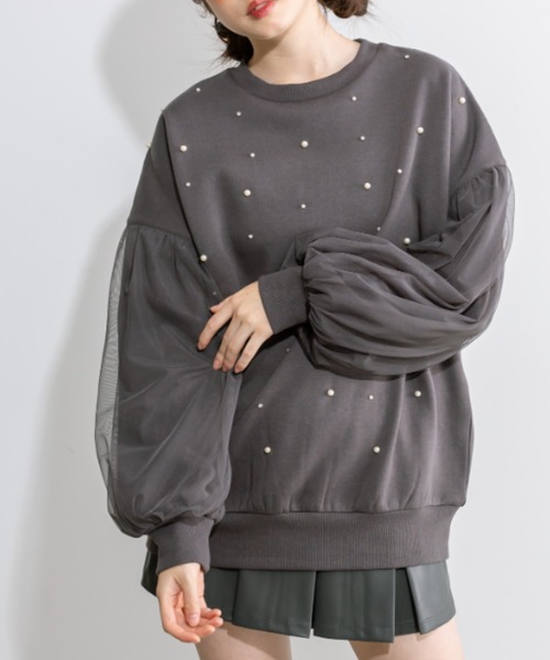 OLIVE des OLIVE(オリーブデオリーブ)の「袖チュール重ねスウェット 1032060320(スウェット・レディース・チャコールグレー/オフホワイト/ブラック・FREE)」の1枚目の写真