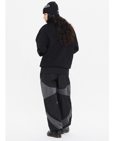 ROMANTIC CROWN(ロマンティッククラウン)の「A'GEM/9 × .kom『ROMANTIC CROWN/ロマンティッククラウン』SHINING EFFECT CREWNECK/シャイニングイフェクトクルーネックスウェット(スウェット・メンズ・ライトグレー/ブラック・M/L)」の11枚目の写真
