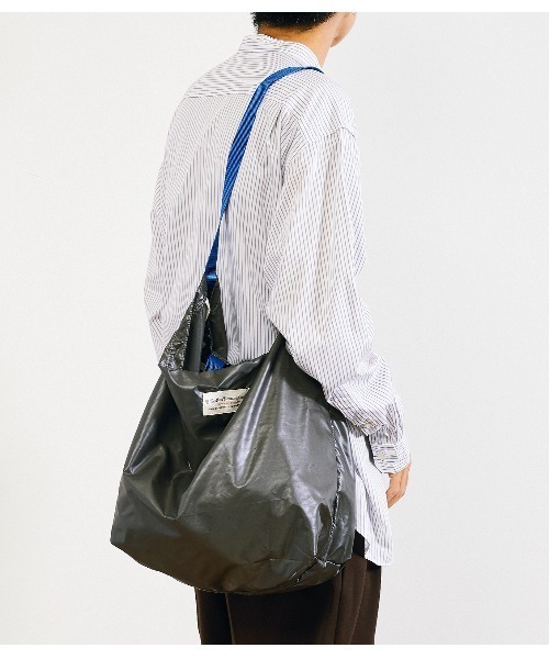 Butler Verner Sails(バトラーヴァーナーセイルス)の「Butler Verner Sails バトラーバーナーセイルズ / リップナイロンポケッタブルトートバッグ ショルダーバッグ / JA-2043-33(トートバッグ・メンズ・ダークグリーン/ブルーグレー/チャコール・FREE)」の2枚目の写真