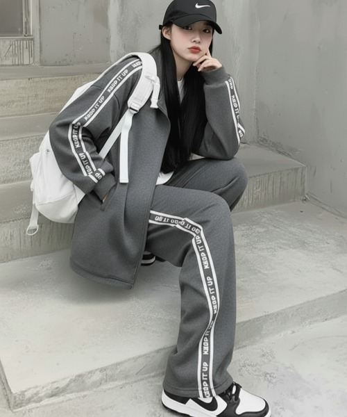 セール】【セットアップ】ラインロゴ スウェットジャージパンツ