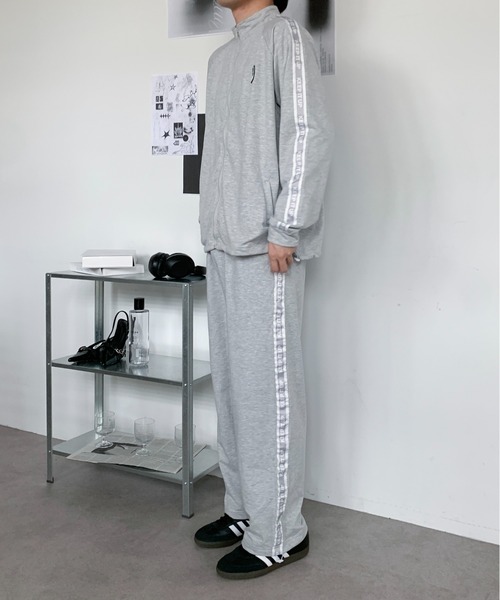 セール】【お気に入り数2万人突破!】【セットアップ】ラインロゴ