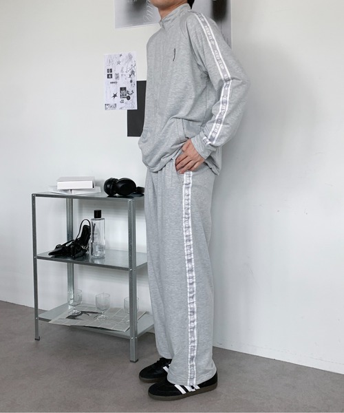 セール】【セットアップ】ラインロゴ スウェットジャージパンツ