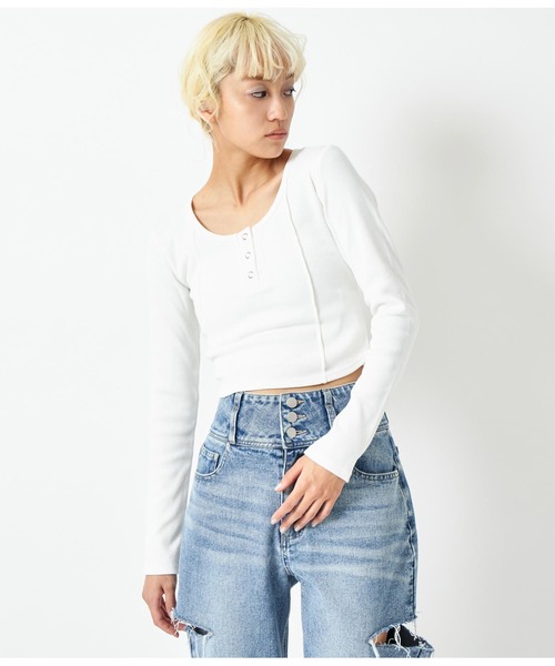 ANAP（アナップ）の「テレコリブヘンリーネックラインピンタックデザインロングスリーブトップス（Tシャツ/カットソー・レディース・グレー/ブラック/ホワイト・FREE）」の2枚目の写真