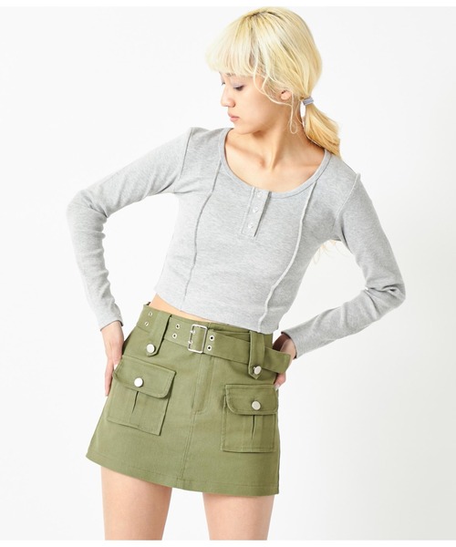 ANAP（アナップ）の「テレコリブヘンリーネックラインピンタックデザインロングスリーブトップス（Tシャツ/カットソー・レディース・グレー/ブラック/ホワイト・FREE）」の9枚目の写真