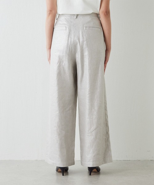 GALLARDAGALANTE（ガリャルダガランテ）の「箔プリントタックワイドパンツ（チノパンツ・レディース・ゴールド/シルバー・0/1）」の3枚目の写真