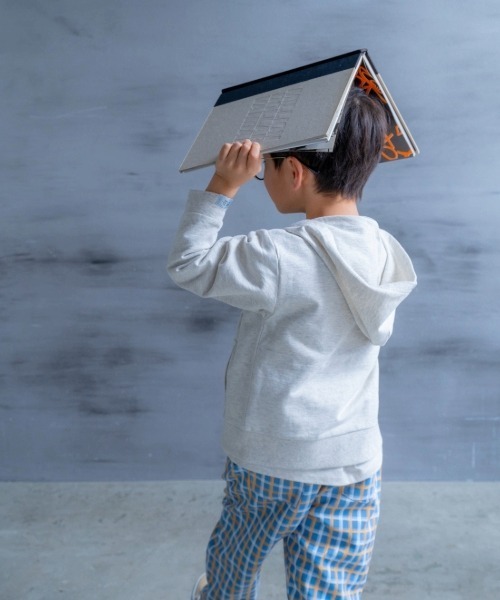 and D. petit main（アンドディープティマイン）の「ミニ裏毛ZIPパーカー（Tシャツ/カットソー・キッズ・トップグレー/ブラック/ライトピンク/オートミール・110cm/100cm/90cm/130cm/120cm）」の17枚目の写真